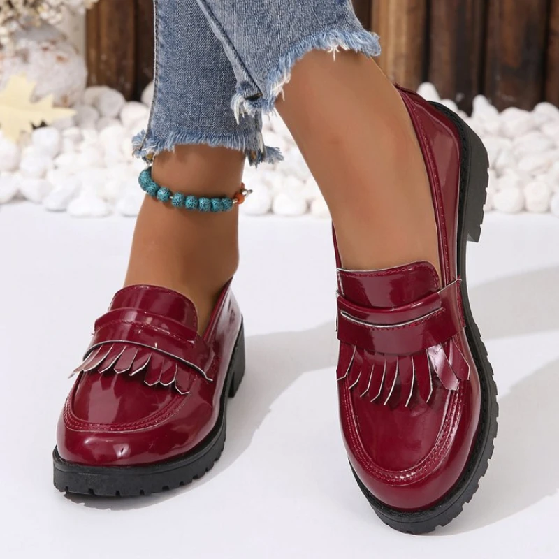 

Withered British Style Retro Fashion Elegant Buckle Patent Leather Solid Hedging Loafers Women Shoes Women Flat Shoes Women