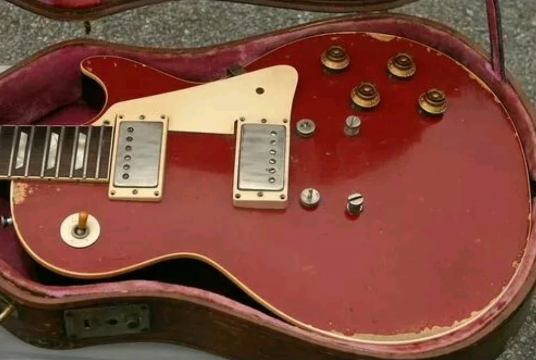 

Custom1958Heavy Relic Red Crimson Aged Top Electric Guitar Black Back,One Piece Neck&Body,Little Pin Tone Pro Bridge,Tulip Tuner