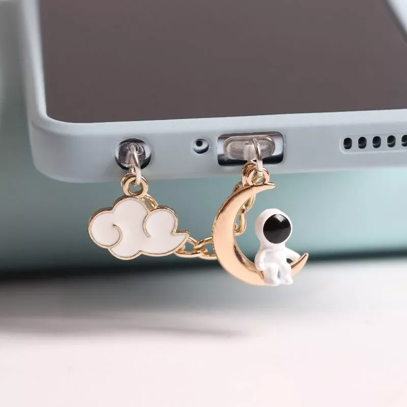 

Factory Direct Selling Original Astronaut Dust Plug Cute Charge Port Anti Dust Plug Usb Type C Plug For iPhone Earphone Jack Sto