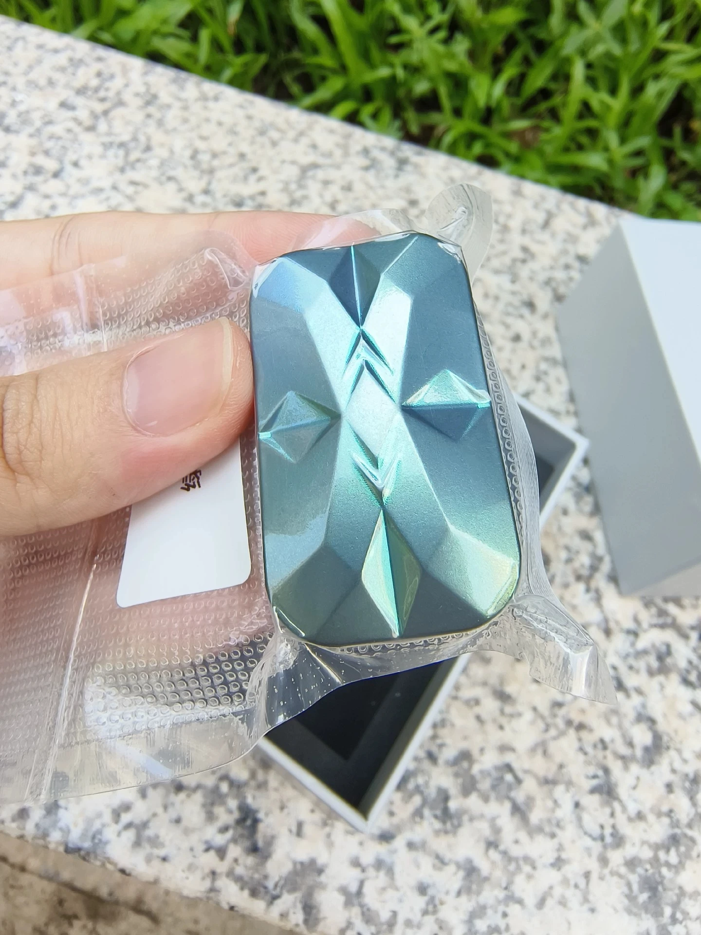 Интегрированные серфинг EDC циркониевые зеленые кристаллы неограниченные