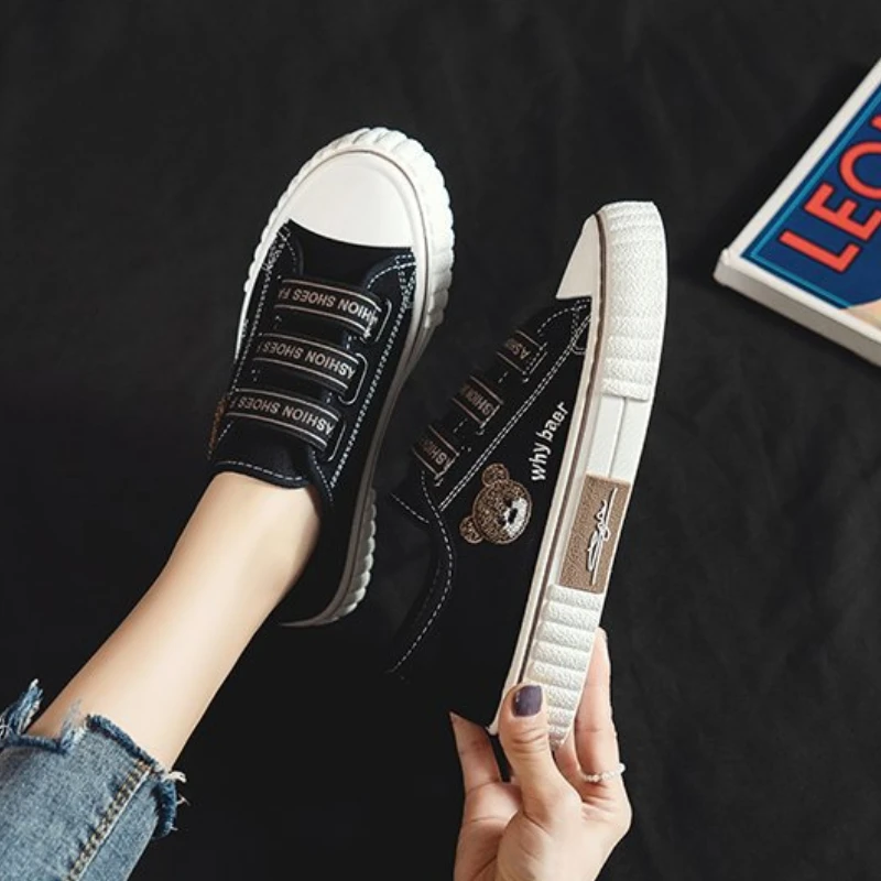 

Кеды женские холщовые с вышивкой, повседневная спортивная обувь на платформе, с вулканизированной подошвой, с медведем, для студентов, 2023