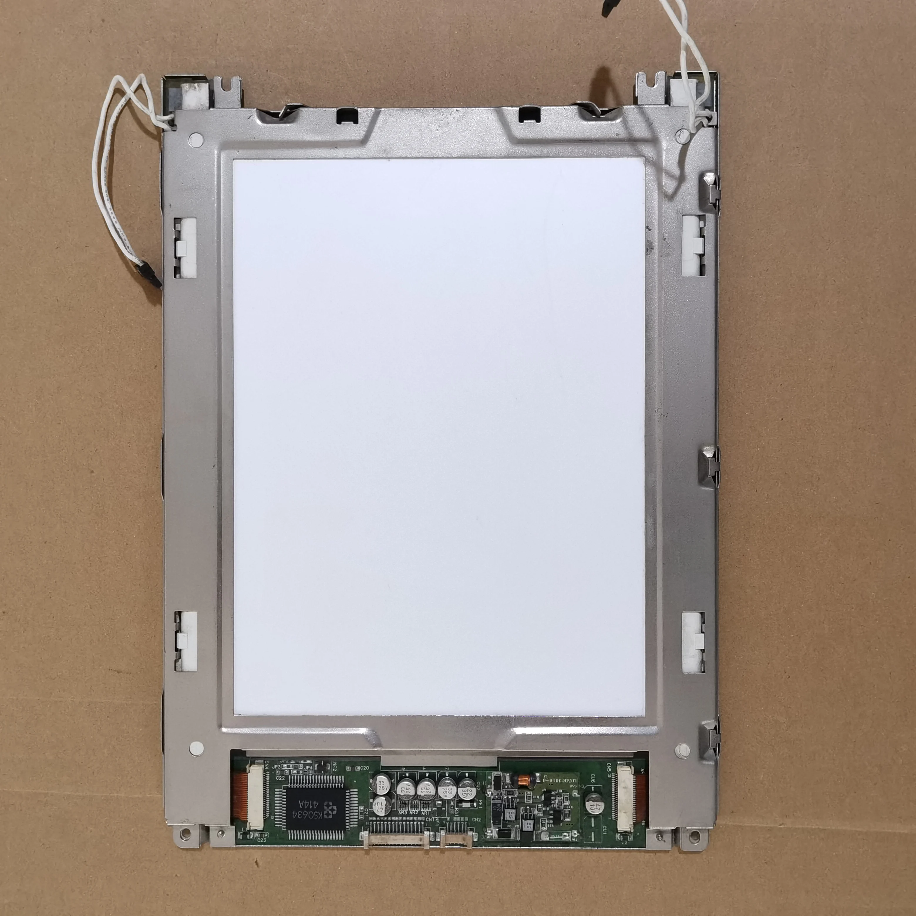 

LT094V1-XON 9.4 Inch 640*480 LCD Screen Display Panel