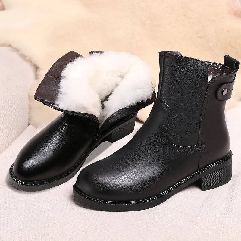 AIYUQI Women Winter Boots Anti Slip 2023 New Genuine Leather Women Short Boots Large Size 41 42 43 Wool Women Motorcycle Boots
