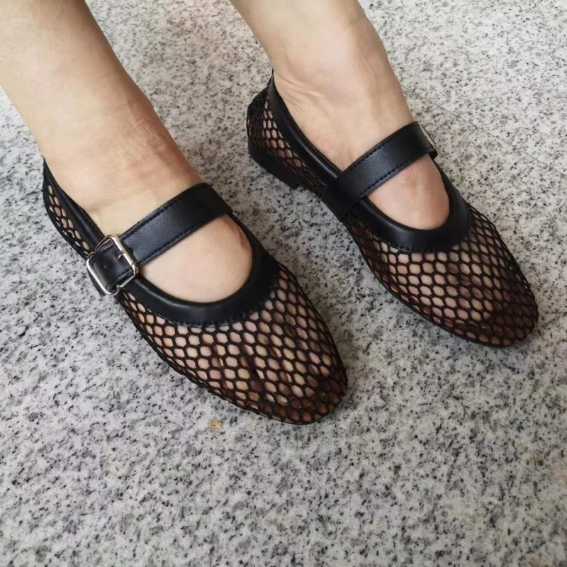 Летние сетчатые сандалии с перфорацией женская обувь на плоской подошве