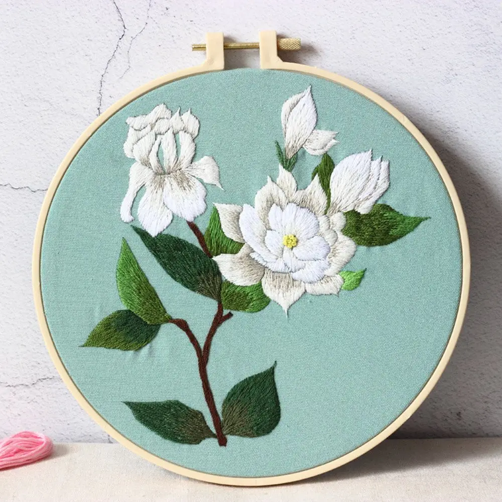 

DIY Handmade Embroidery Kit European Style Bouquet Flower Needlecraft Cross Stitch Material Pack With Hoop Wooden Needlework