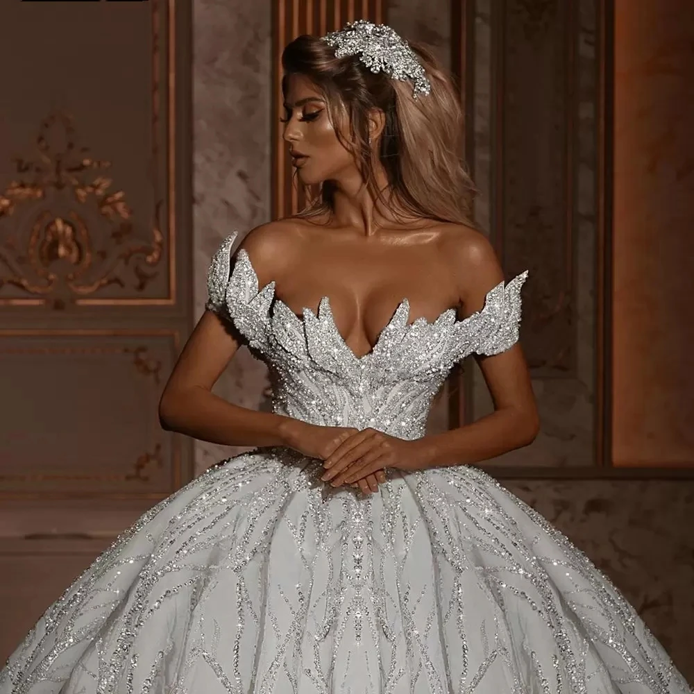 

Luxurious Ball Gown Wedding Dress Off Shoulder Strapless Sleeveless Appliques Sequins Bridal Gowns Plus Size Vestido De Novia
