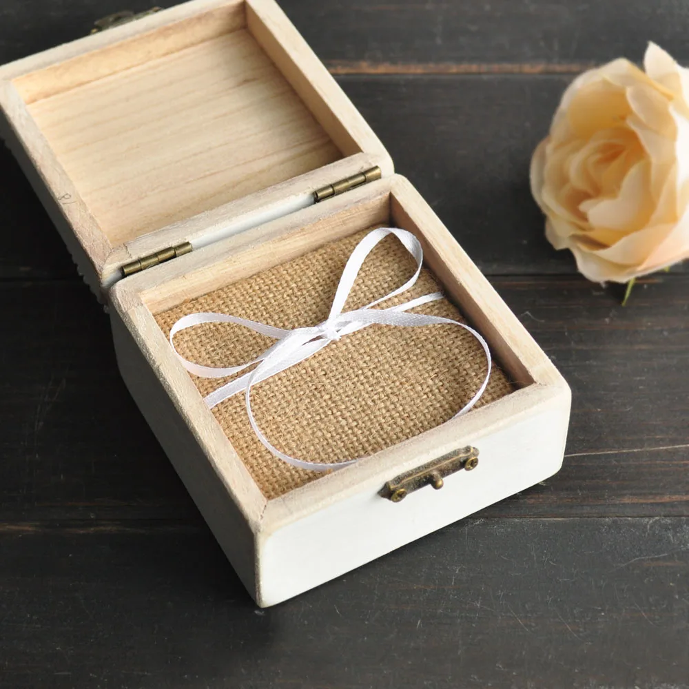 Personalized Ring Box Mr&Mrs Wooden Rings Holder Proposal Custom Ring Bearer Box Engagement Rustic Wedding Decor Jewelry Storage