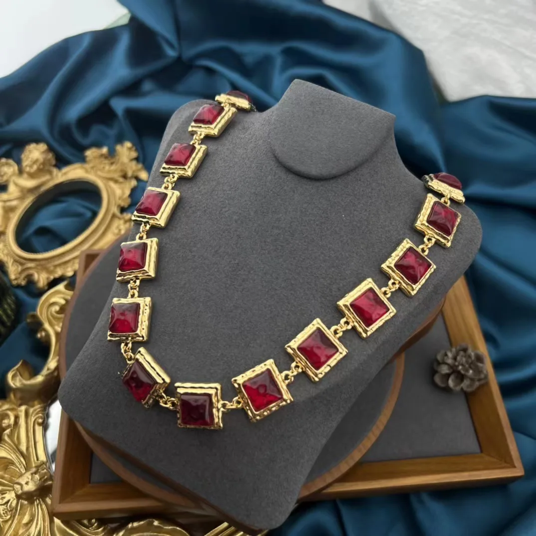 

New Glass medieval vintage necklace palace fashion atmosphere personality necklace