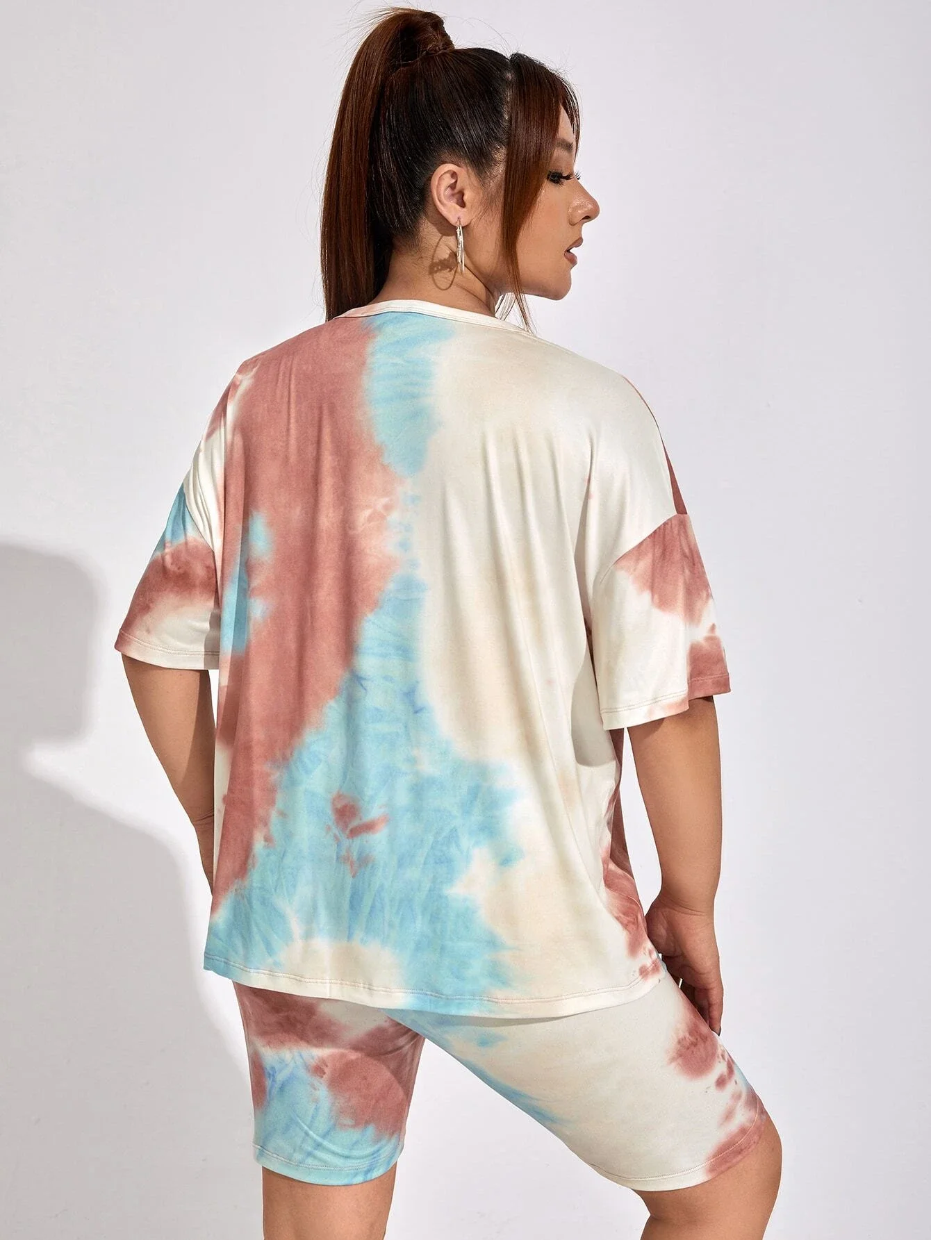 

fashionable Plus Tie Dye Drop Shoulder Top & Biker Shortsthe newest
