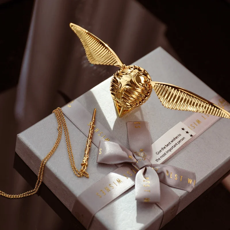 

Golden Snitch Ring Box Jewelry Box Proposal Wedding Wings Ring for Girlfriend