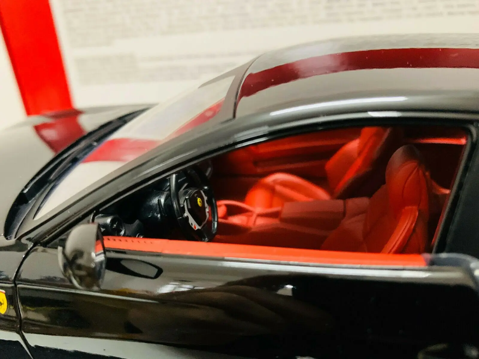 Модель автомобиля под давлением в масштабе 1/18 FF черная 2 открытая дверь X5526