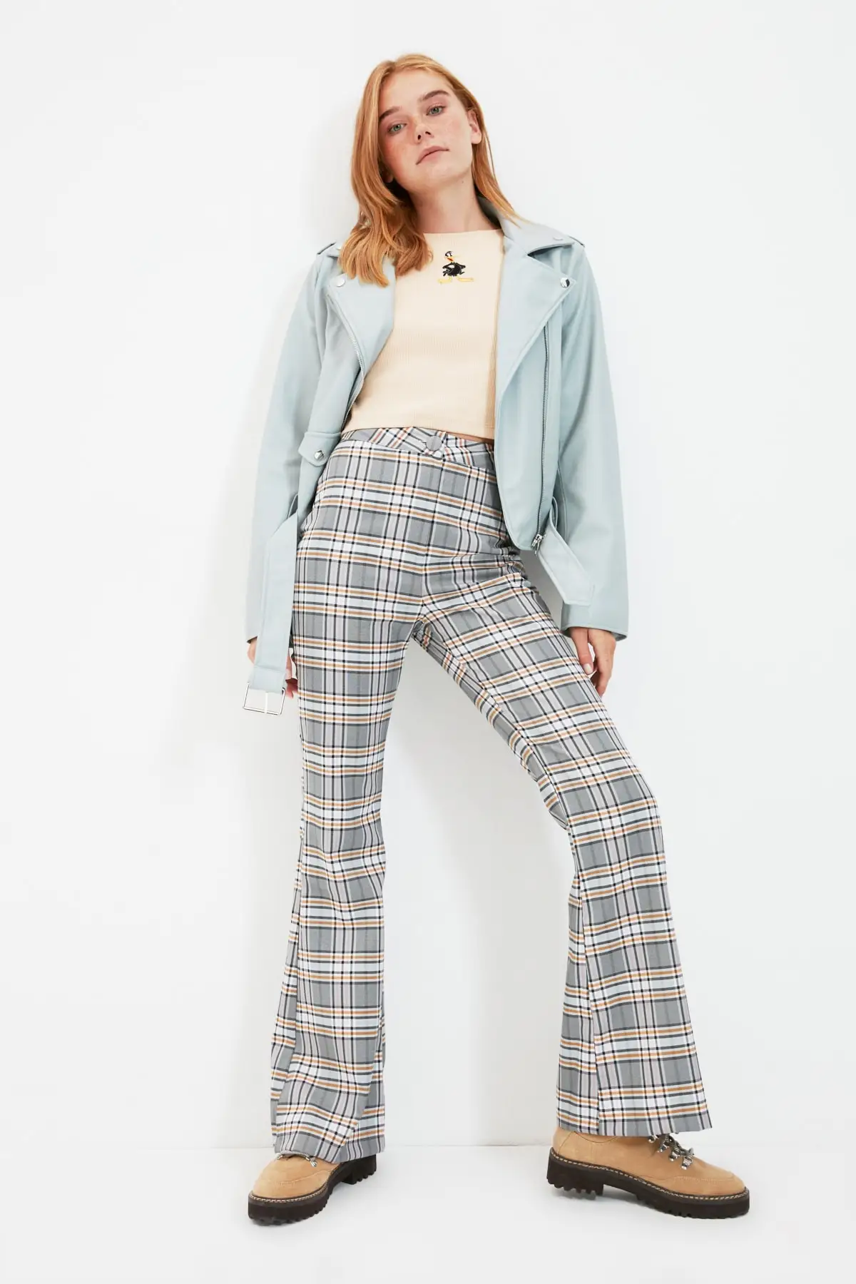 

Trendyol Flare Pants TWOAW22PL0132
