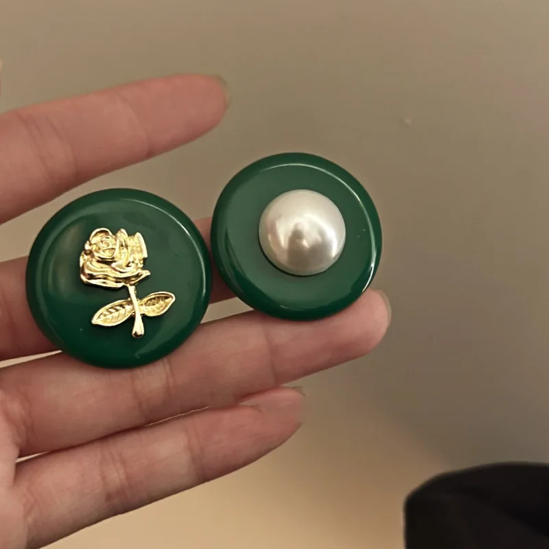 

INS Silver Needle Pearl Flower Earring Green Vintage Minimalist Asymmetrical Earring for Women Jewelry Girl Wholesale Pendientes