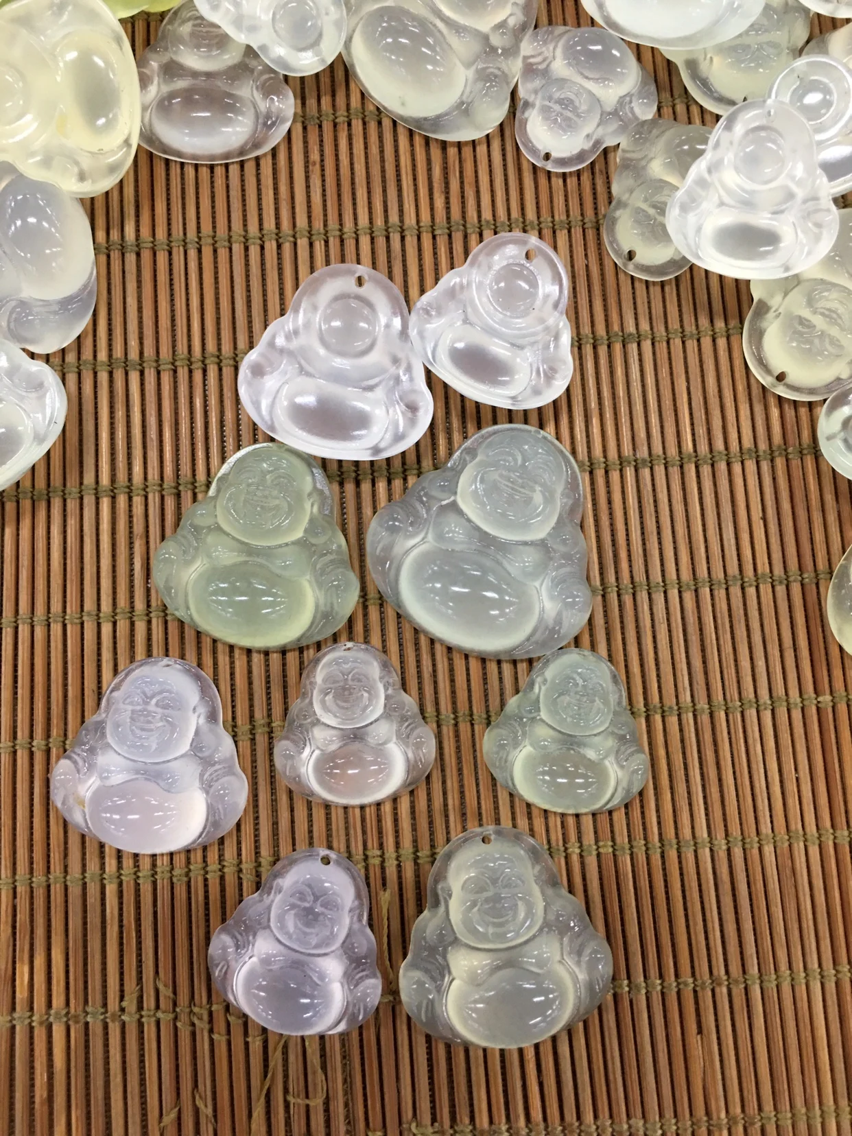 Natural Xiuyu Ice Penetration Jade Buddha Green Material Small Choker Smiling Double-sided Carve...