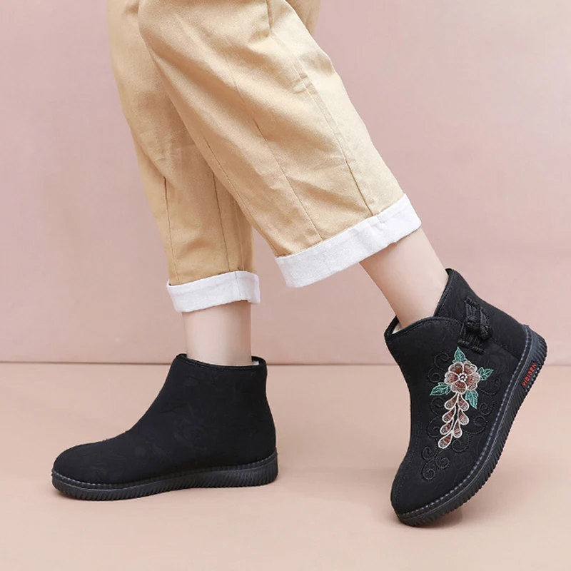 Женские зимние ботинки из искусственного плюша