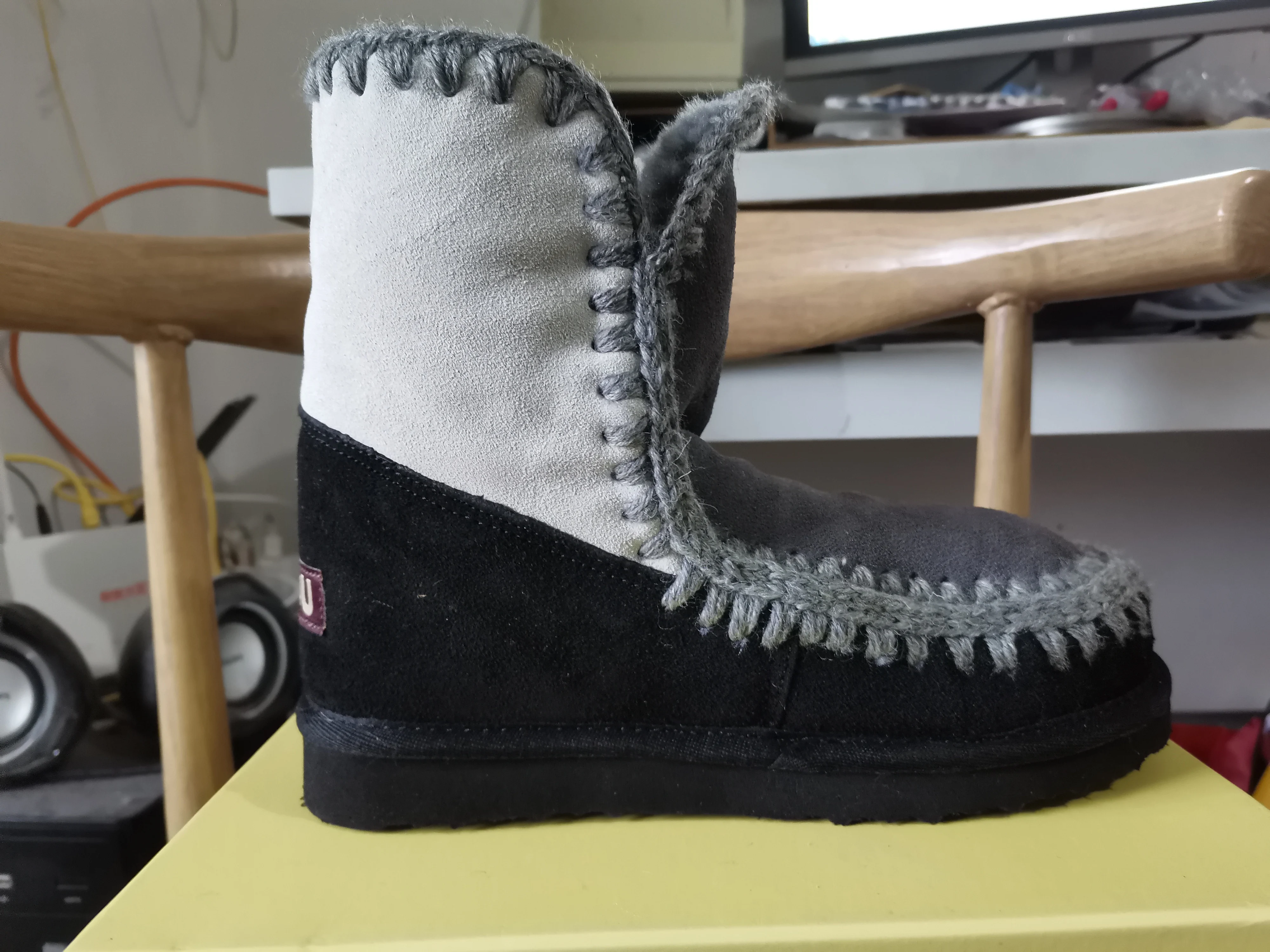 

Теплая зимняя женская обувь Eioupi, средней длины, повседневные Модные ботильоны на плоской подошве из натурального меха бычьей кожи 22as08