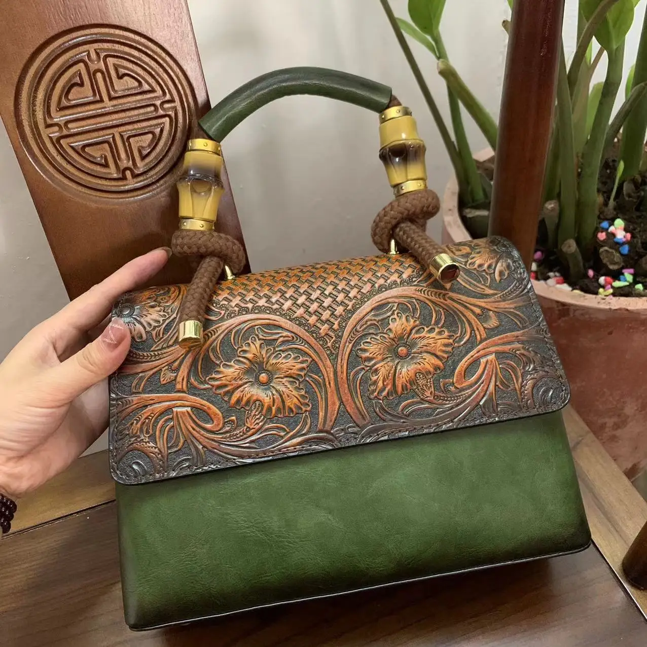 

Новинка 2023, винтажная женская сумка из искусственной кожи с резьбой, сумка с тиснением