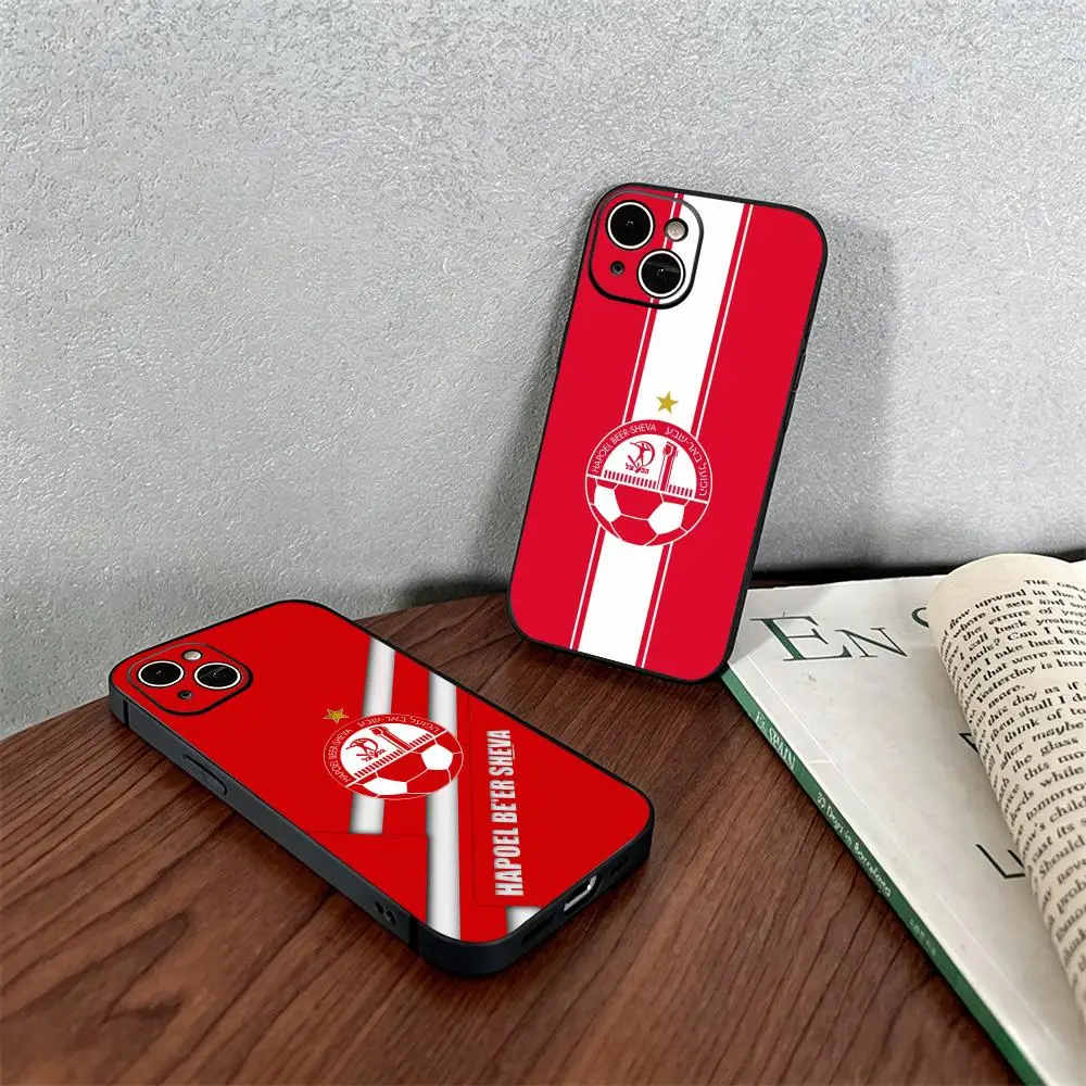 Фото Чехол для телефона с крутым дизайном ФК «Хапоэль» (Беэр-Шева) для iPhone 17, 16, 15, 14, 13, 12 Plus Pro Max, мягкий черный ударопрочный чехол. №1