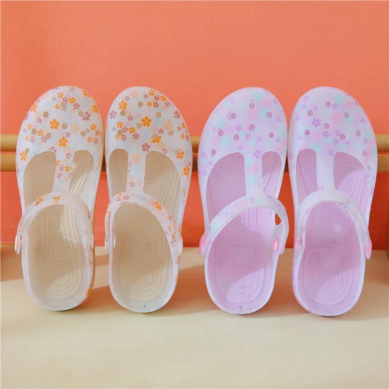 

Summer new style cave shoes women's sandals flat jelly shoes beach shoes non-slip Baotou ladies sandals and slippers