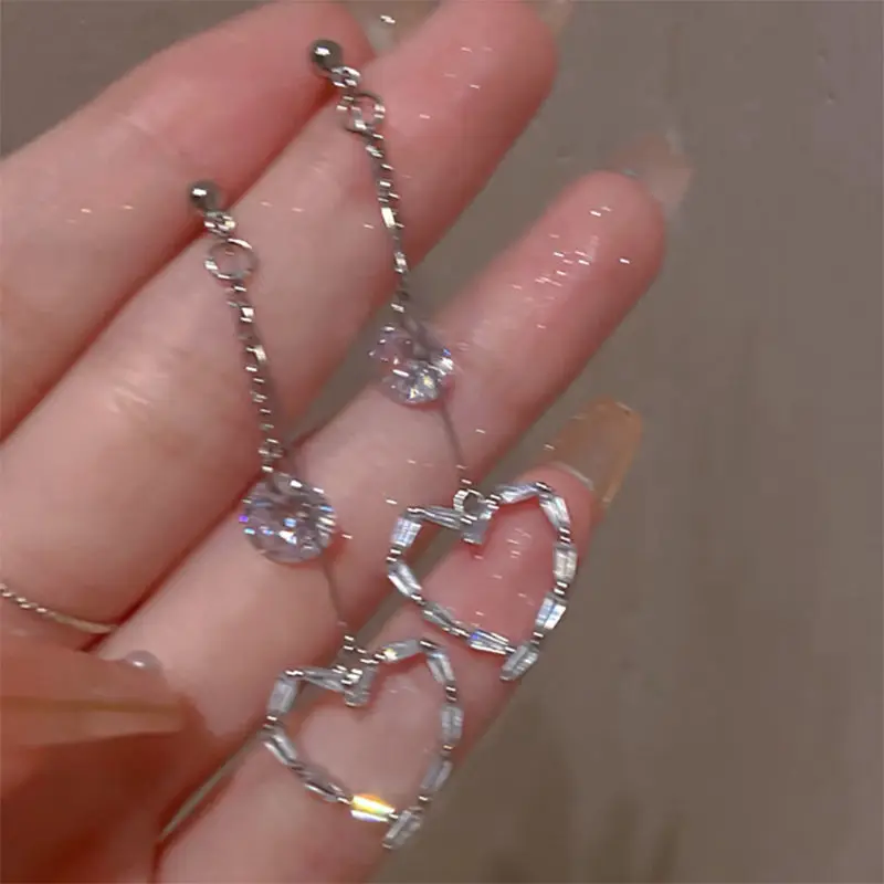 

Shiny Zircon Heart Long Tassel Pendant Earrings for Women No Ear Piercing Ear Clip Summer Sweet Party Wedding Ear Accessories