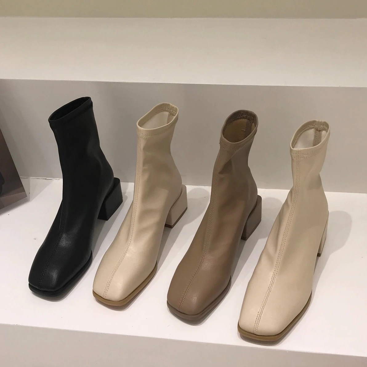 

2022 Women Ankle Boots Square Heel Ladies Boots Soft Leather Shoes Fashion Winter Square Toe Short Boots Botas Mujer Invierno