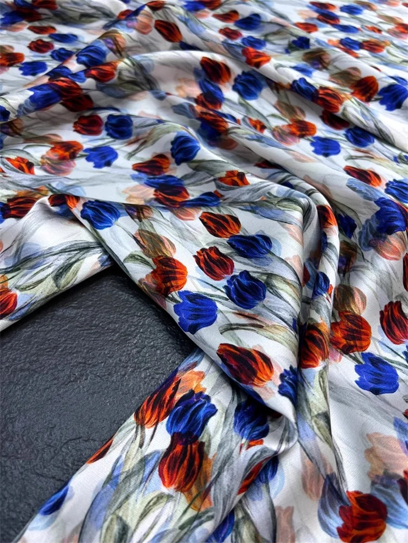 Яркий тюльпан летняя мягкая гладкая эластичная нить атласная