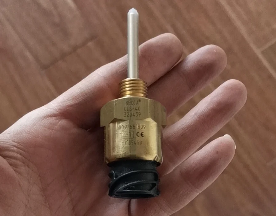 

Genuine quality deutz TCD2012 level switch 04218082 04194542 CLS-40