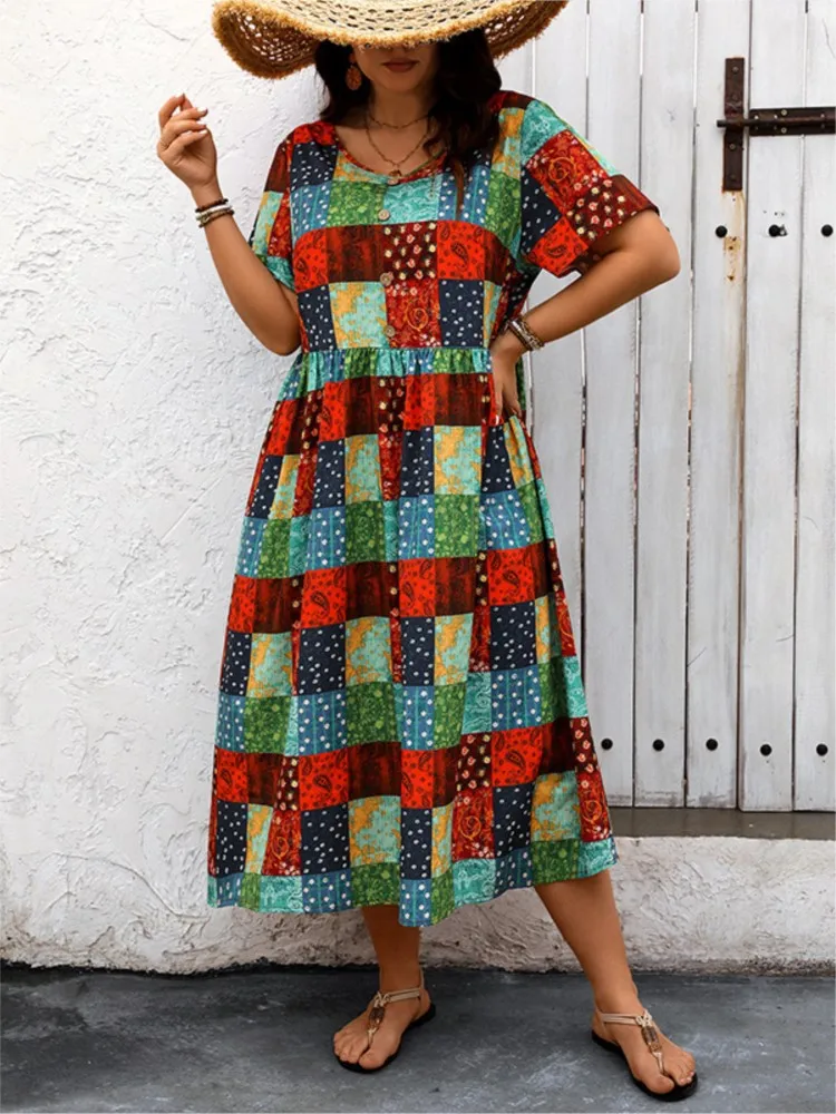 Женское клетчатое платье в горошек с коротким рукавом и рюшами