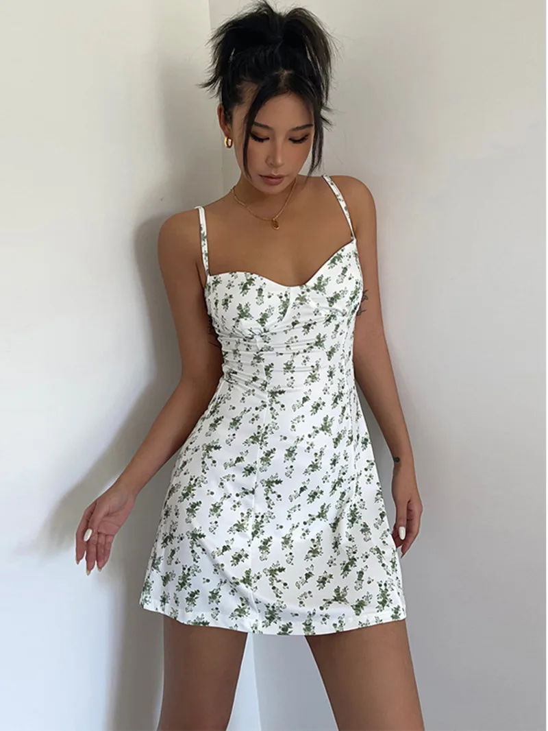 

Мини-платье женское ТРАПЕЦИЕВИДНОЕ на бретельках с V-образным вырезом и открытой спиной