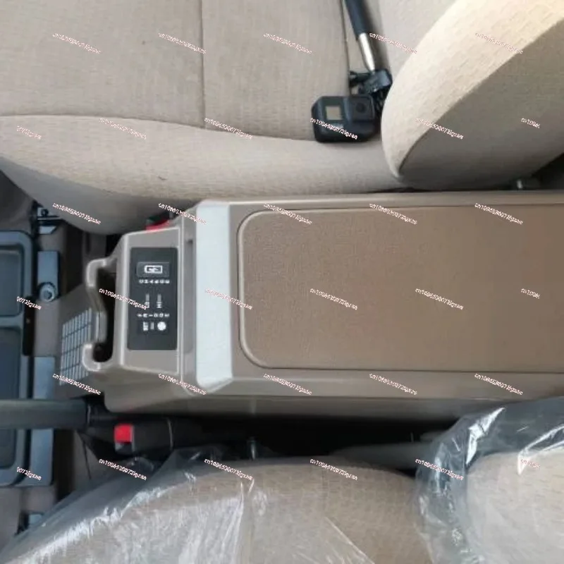 Центральный подлокотник холодильника с зарядным устройством для Land Cruiser 70 76 79 77