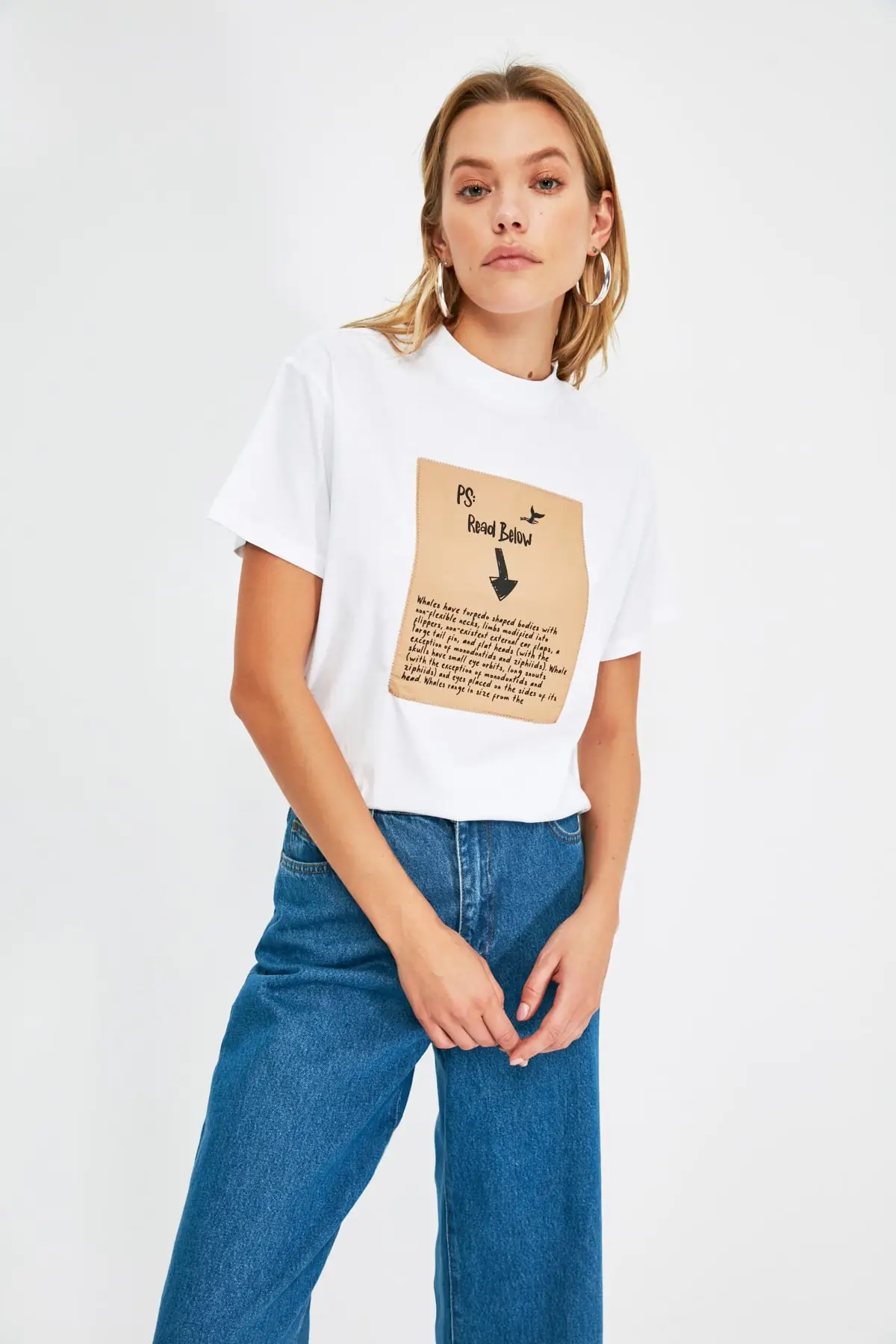 

Trendyol Printed Semi-Fitted Sheer Neckline Knitted T-Shirt TWOSS21TS3973