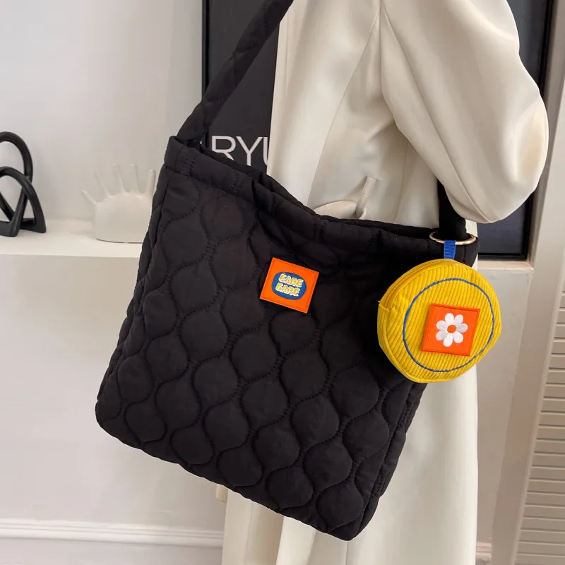 

Embroidery Thread Crossbody Bag Female Quality Cloth Shoulder Bag Black Quilted Handbags Women's Casual Design Messenger Bag Sac