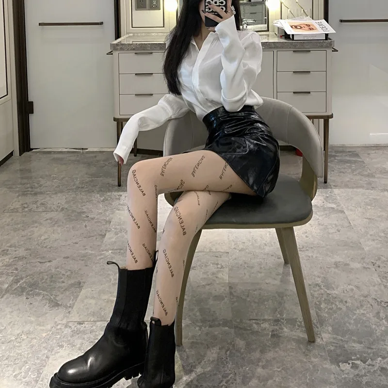 Пикантные женские колготки шелковые чулки с буквами черные |