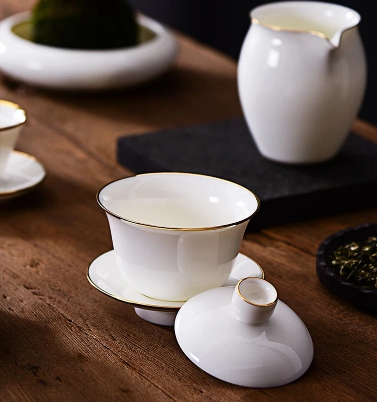 

pure white Ceramic bowl with lid,gaiwan porcelain Chinese Kongfu teacup Gaiwan Handpainted gold line
