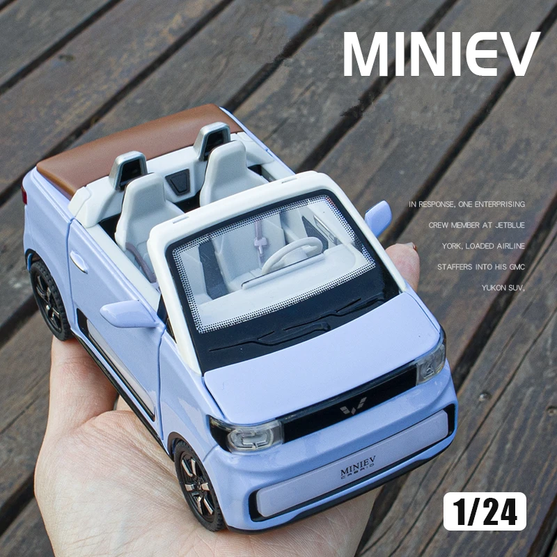

1:24 Wuling MINI EV Alloy New Energy Car Model Diecasts Metal Toy Vehicles Open Car Model Collection Sound and Light Kids Gifts