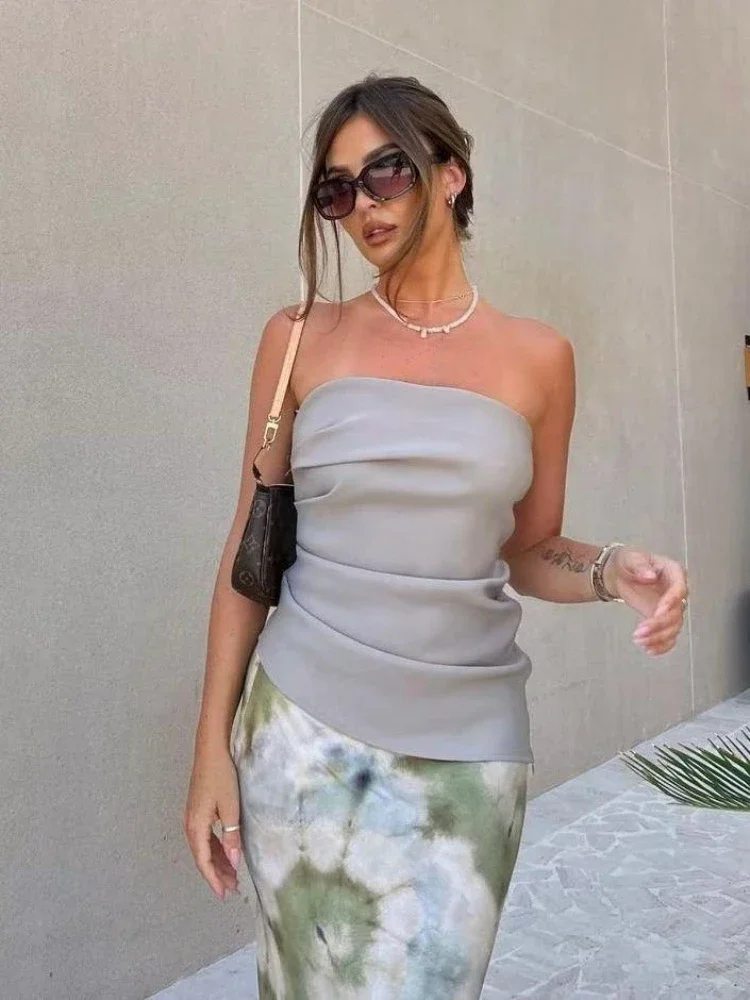 

2023 Summer New Y2K Personality Asymmetrical Women's Street Fashion Pleated Line Neck Top