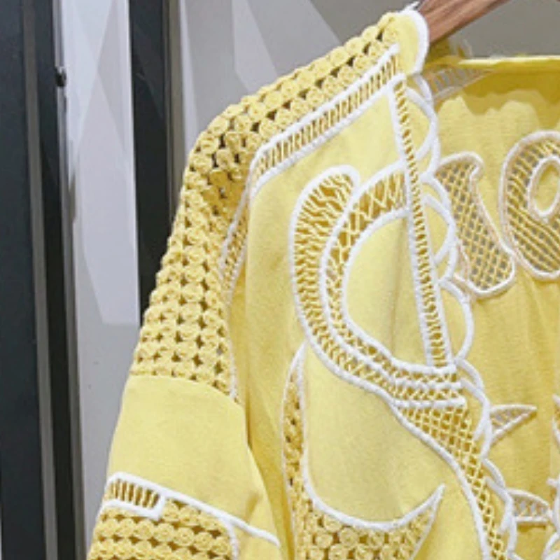 

2023 Early Autumn Women Hollow Tie V-neck Loose Coat