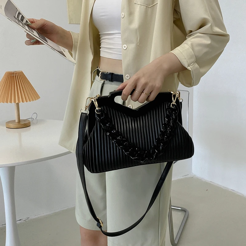 

New Fashion Triangle Handbag Designer Pleated Shoulder Bag for Women Clutch Purses High Quality Crossbody Bag Satchels Hobo Bags