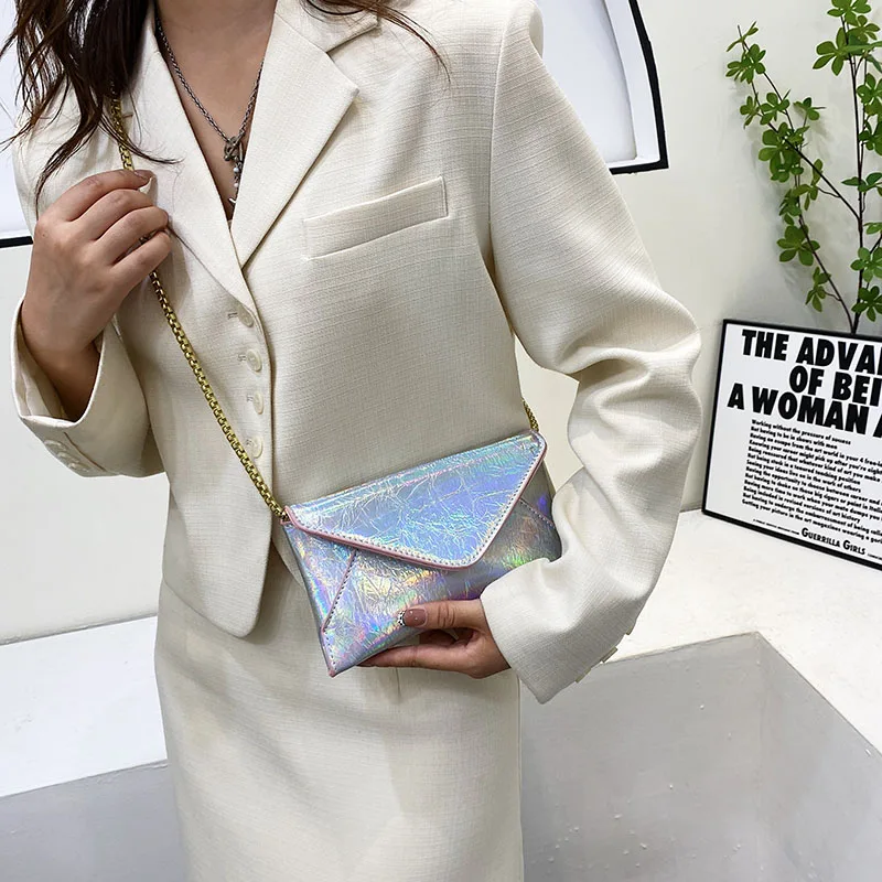 Designer Metallic Envelope Shoulder Bag Fashion Chains Crossbody Bags For Women Luxury Shiny Pu Leather Small Purses INS 2023
