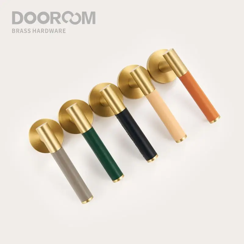 Фото Дверной комплект Dooroom: латунный рычажный замок с кожаной ручкой, современный, легкий люкс, разноцветный, для интерьера спальни и ванной, деревянная ручка-муляж №3