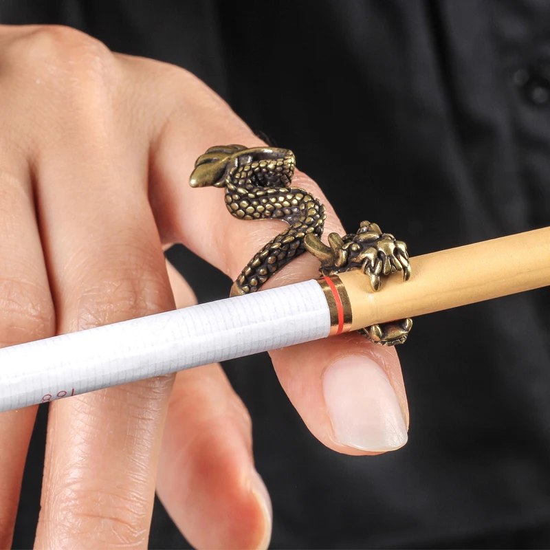 

Cigarette Holder Dragon Ring Rack Metal Smoker Finger Clip Hand Rack Tobacco Cigarettes Smoking Weed Accessories Gadget Men Gift