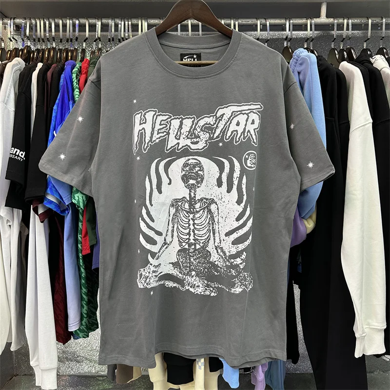 

Hellstar Studios Grey T-shirt Printed Skull Man High Quality Vintage Casual Oversized Mens Womens Short Sleeve T-shirt