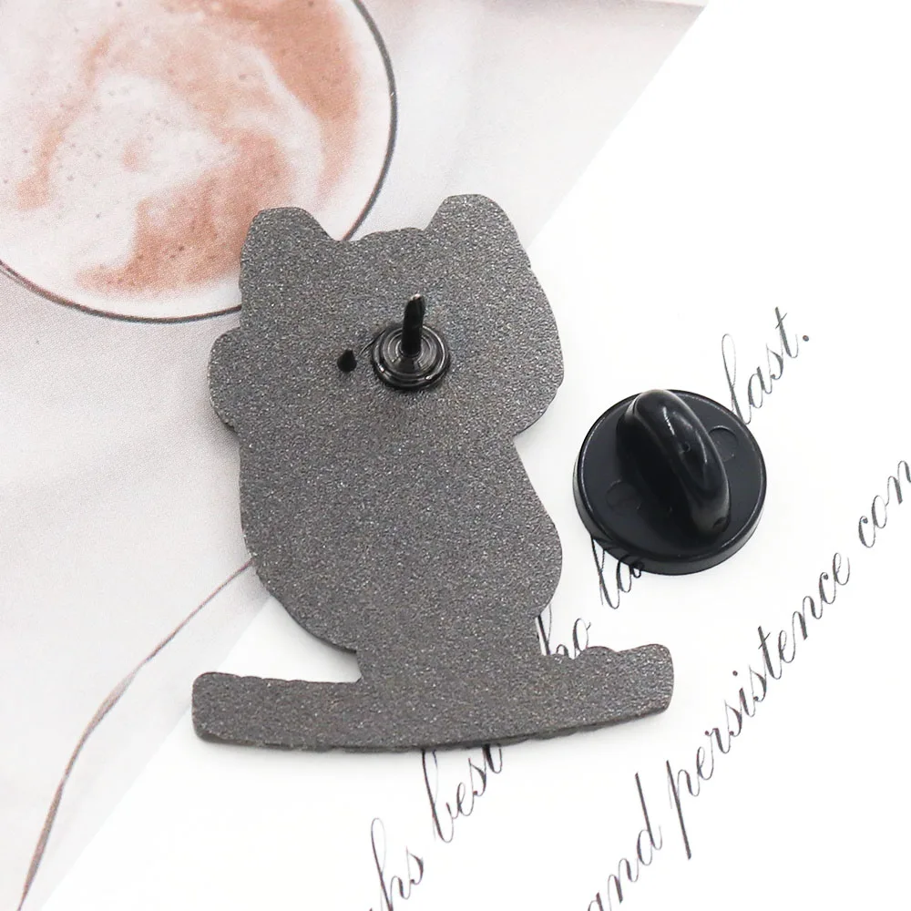 Это недопустимо милая миска для кошек и еды Забавный котенок милые животные в