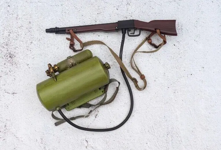 

AL100029 масштаб 1/6 советские инженеры модель огнемет для фигуры 12 дюймов