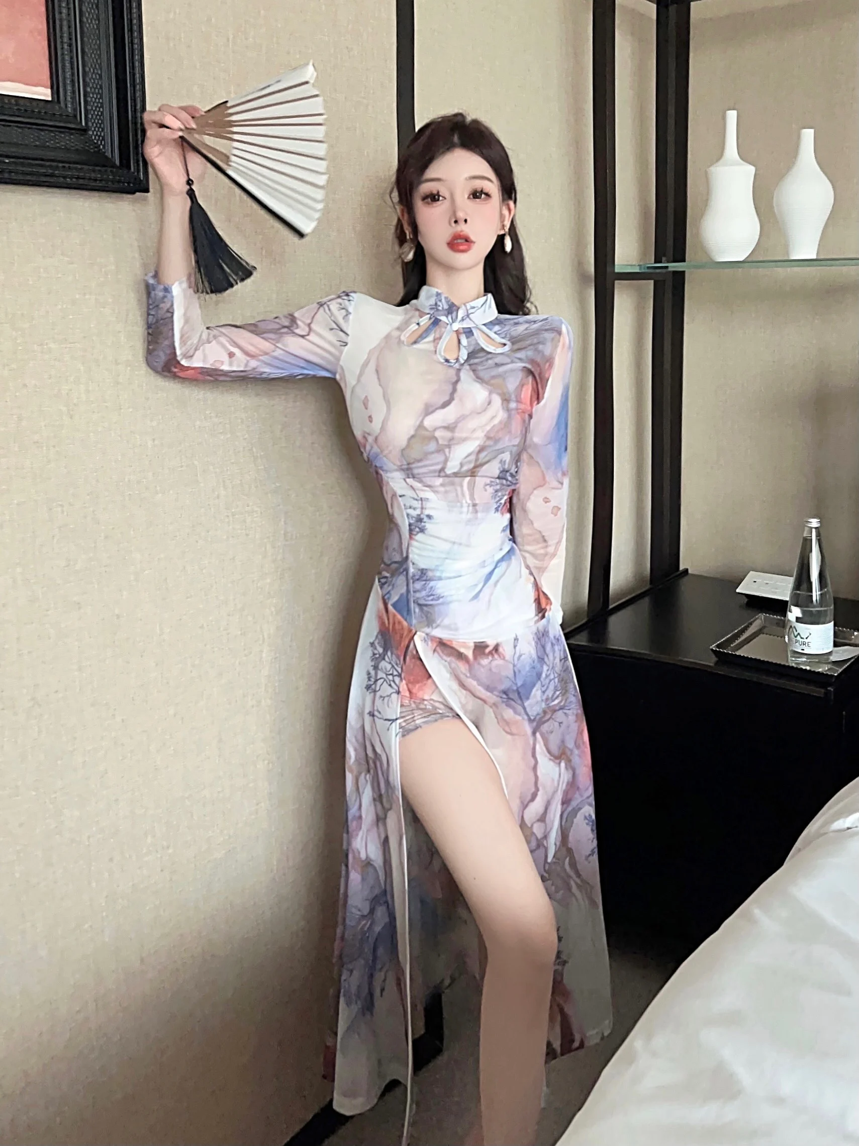 Платье облегающее Сетчатое с воротником-стойкой и разрезом