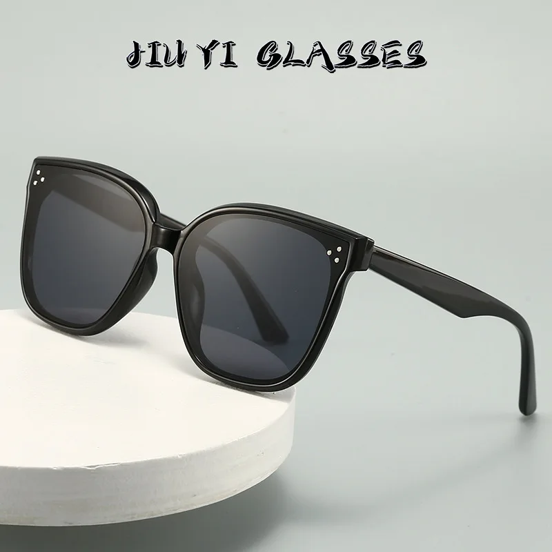 

Fashionable Large Frame Anti UV Polarized Sunglasses