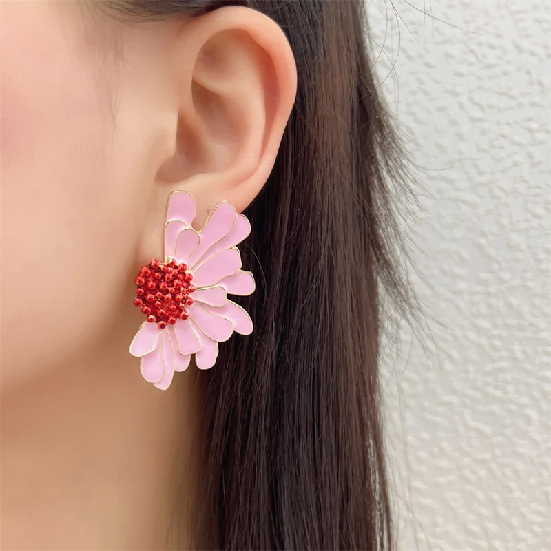 

Women Dangle Earrings 2023 Summer New Daisy Stud Earrings Bohemian Flower Earring Alloy Drip Oil Candy Color Drop Earrings