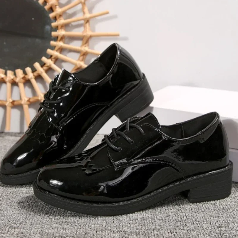 Женские туфли на шнуровке осенние туфли-лодочки с круглым носком однотонные