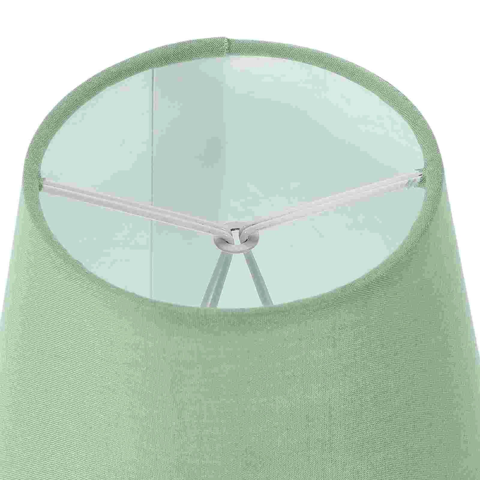 Рисунок 4 - Люстра светильник заменяемый абажур в помещении