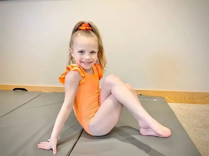 Купальник Speerise для девочек с рюшами и короткими рукавами купальник малышей